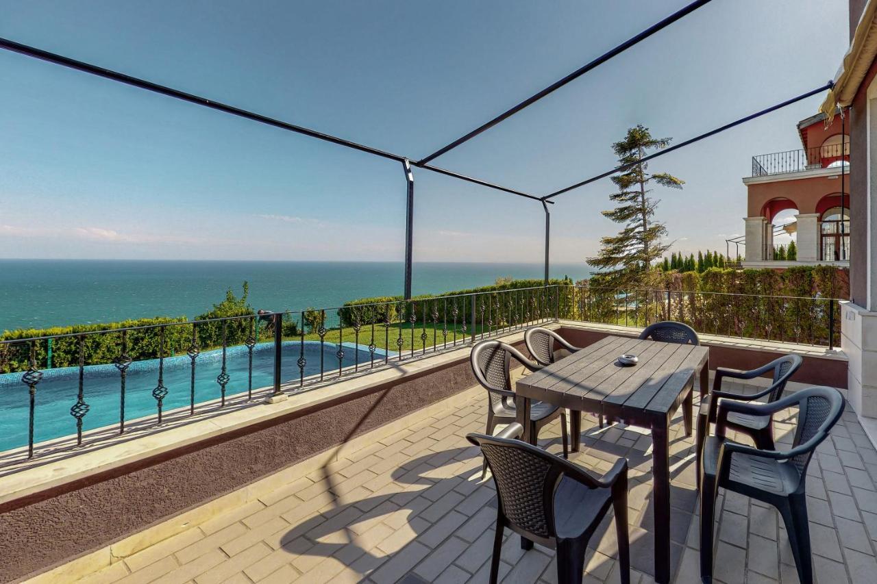 Lighthouse Luxe Estate Apart & Villas Балчик Екстериор снимка