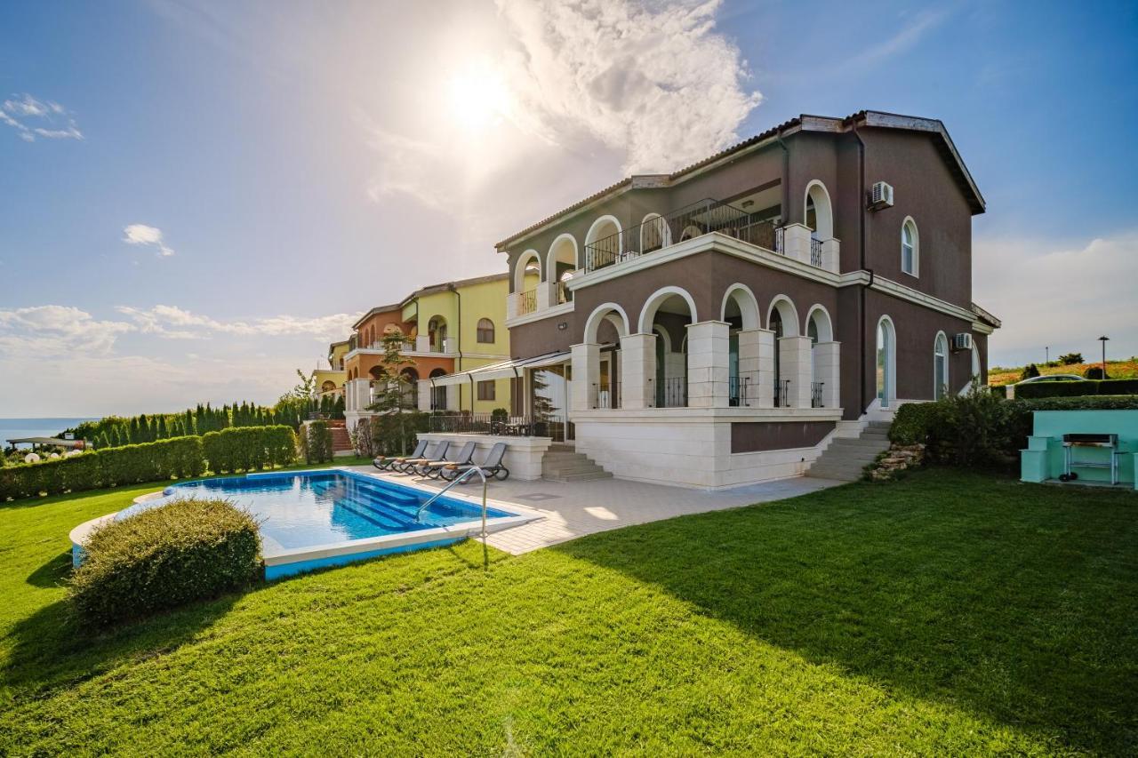 Lighthouse Luxe Estate Apart & Villas Балчик Екстериор снимка