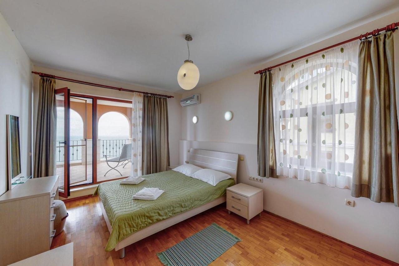 Lighthouse Luxe Estate Apart & Villas Балчик Екстериор снимка