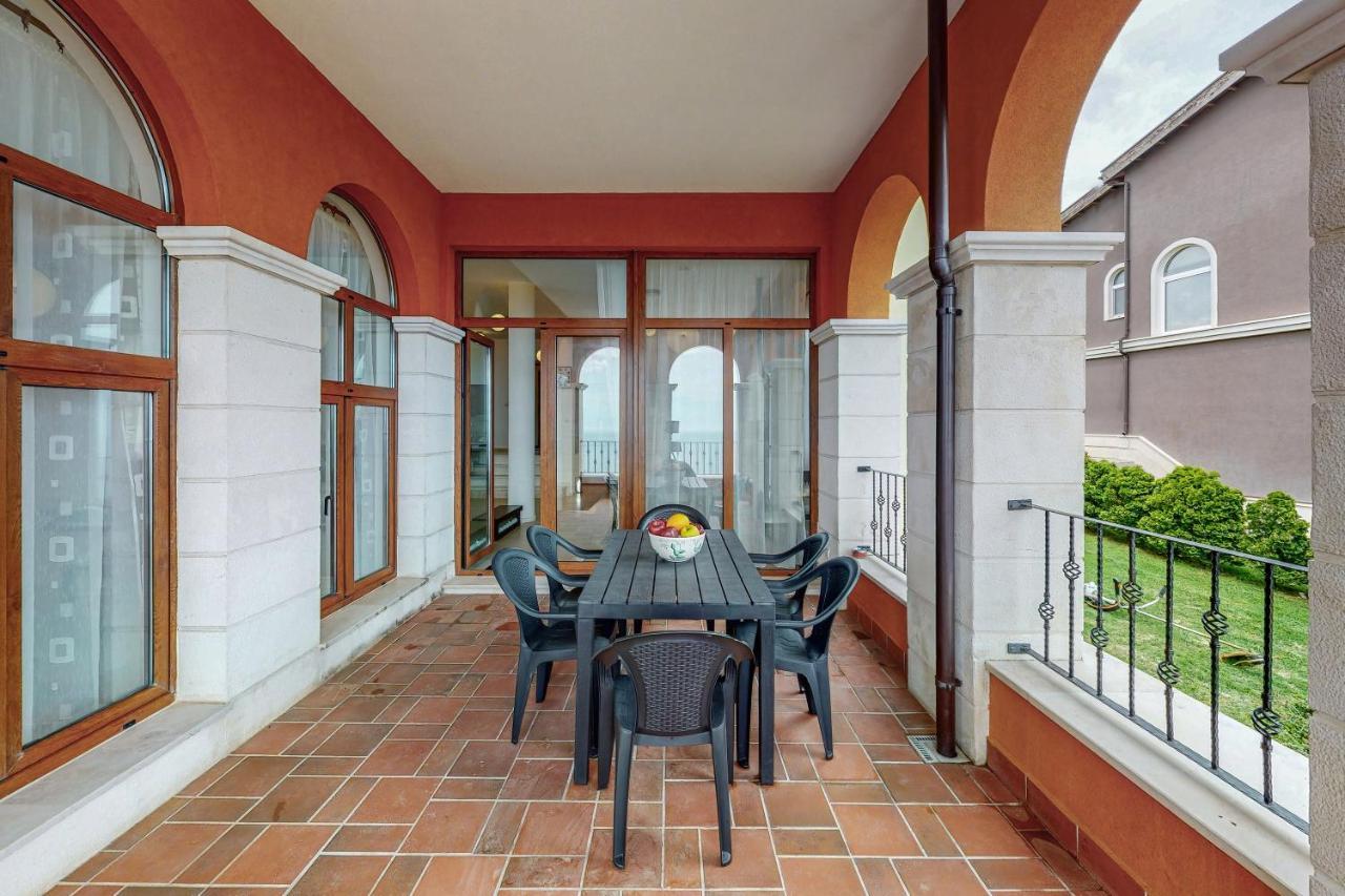 Lighthouse Luxe Estate Apart & Villas Балчик Екстериор снимка