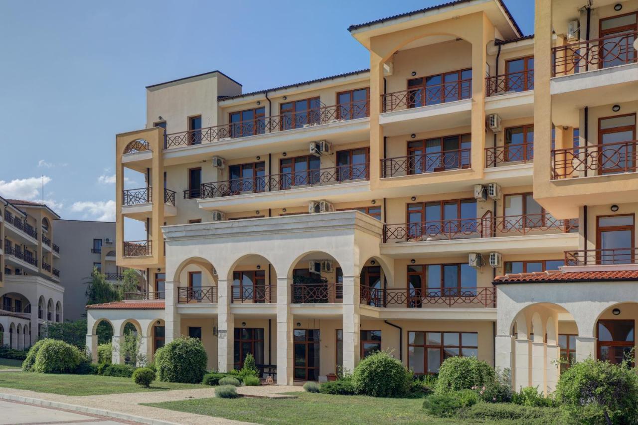 Lighthouse Luxe Estate Apart & Villas Балчик Екстериор снимка